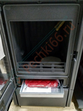 Чугунная печь-камин Vesta, красная (Plamen)